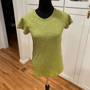Lululemon Short Sleeved Swifty Tech Shirt in Neon and Gray Striped, Size 8